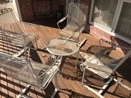 5 piece set. Metal outdoor furniture.