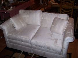 FINE DESIGN LOVESEAT