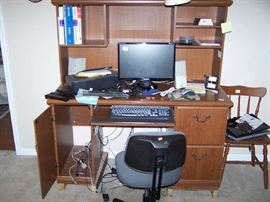 COMPUTER DESK & CHAIR AND COMPUTER
