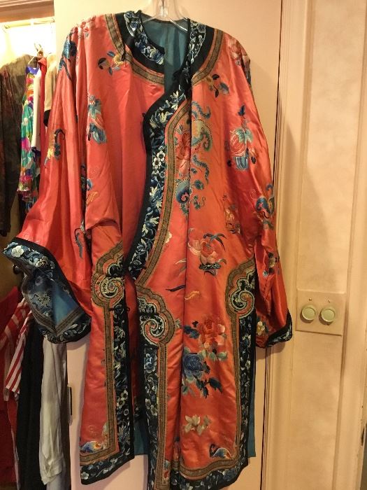 FANTASTIC VINTAGE CHINESE ROBE WITH THE "FORBIDDEN STITCH"