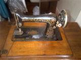 Antique Singer Treadle Sewing Machine in Very Good Condition!