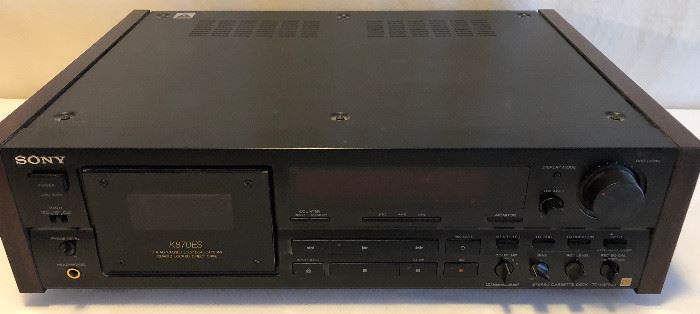 Sony K870ES Stereo Cassette Deck                   http://www.ctonlineauctions.com/detail.asp?id=684916