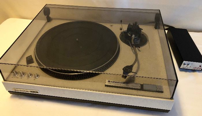 Turntable, Kenwood KD-500 Direct Drive Stereo Turntable      http://www.ctonlineauctions.com/detail.asp?id=683285