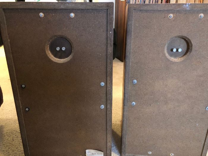  Speakers, Vintage A/D/S Braun Model L810A-Pair    http://www.ctonlineauctions.com/detail.asp?id=683299