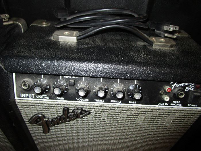 Amp, (2) Fender Frontman 15G am  http://www.ctonlineauctions.com/detail.asp?id=683550