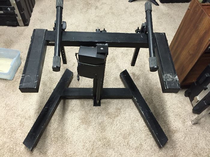 Stand, Solidstand.com Adjustable Double Keyboard Stand                      http://www.ctonlineauctions.com/detail.asp?id=683567