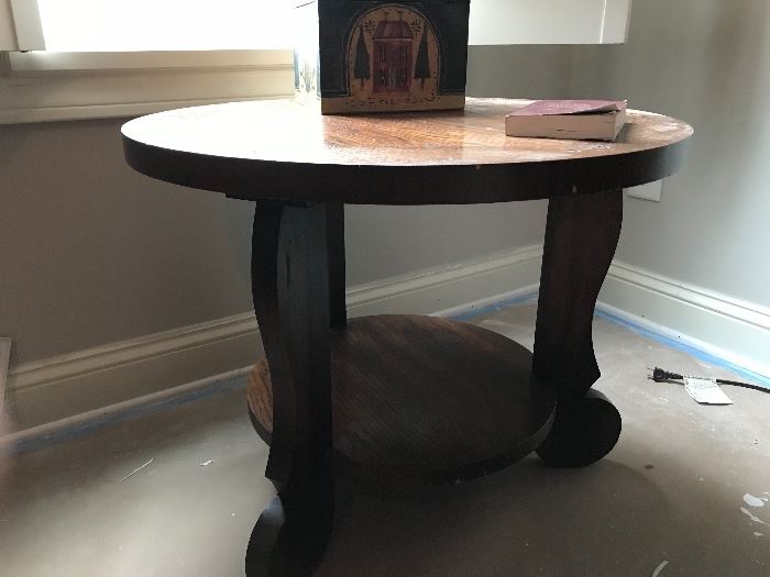 A table for any room.