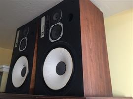 Pr. JBL Century Model L100