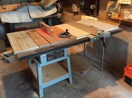 Delta 10" Contractor Table Saw with Unifence