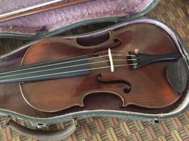 Medio Fino Violin (close)