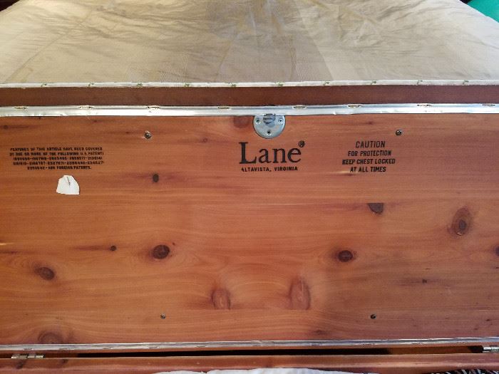 Lane hope chest 17" x 45"x 19"