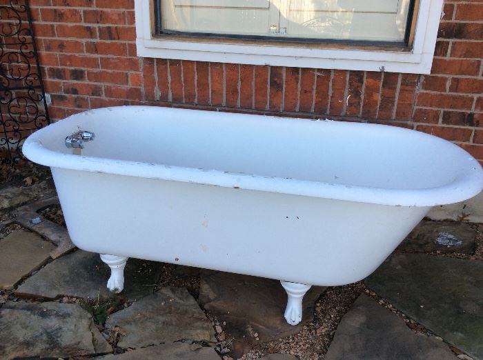 vintage bath tub