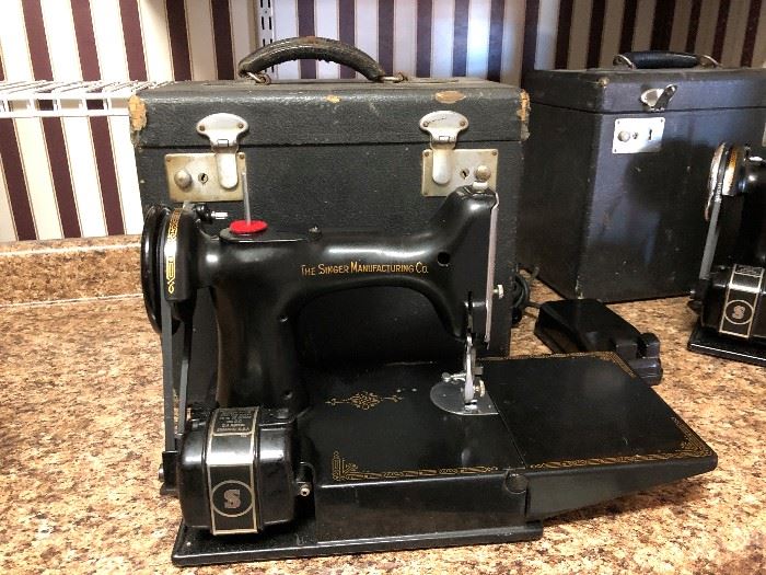 Singer Featherweight Sewing Machine