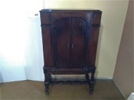 Vintage Philco Super Heterodyne Radio Cabinet