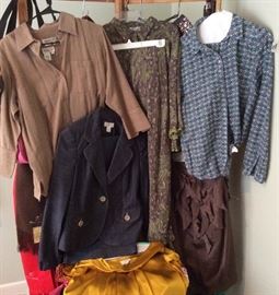 Clothing by Ann Taylor, Lauren, Coldwater Creek and many other brands. Coats, jackets, suits, dreses, pants, blouses, short sleeves and tanks.