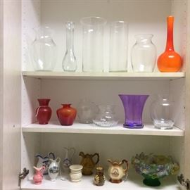 Vases in clear, colored and mouthblown glass. Adorable collectible pitchers.