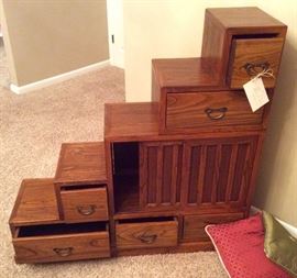 Antique step chest i