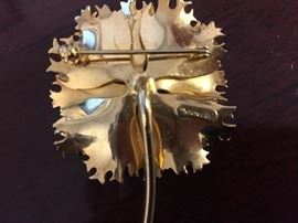 Giovanni flower brooch.