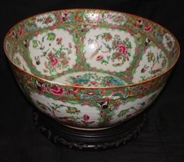 Chinese Rose Medallion Center Bowl