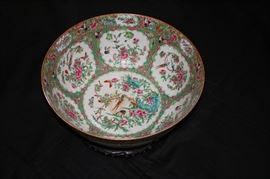 Chinese Rose Medallion Center Bowl