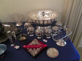 Our Stunning Punch Bowl Set, with Memorabilia Engravings. See full description in the Ad Text...