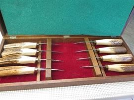 Great Steak Knife Set by Gerber in Walnut Case, REAL Antler Handles