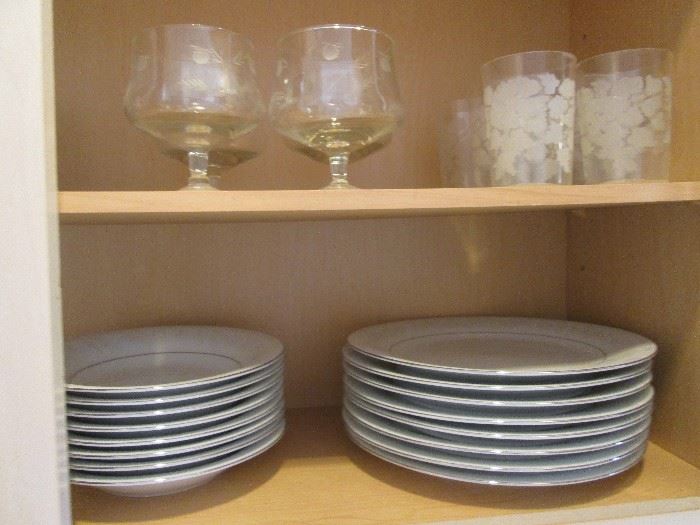 Liling pieces; goblets and glasses