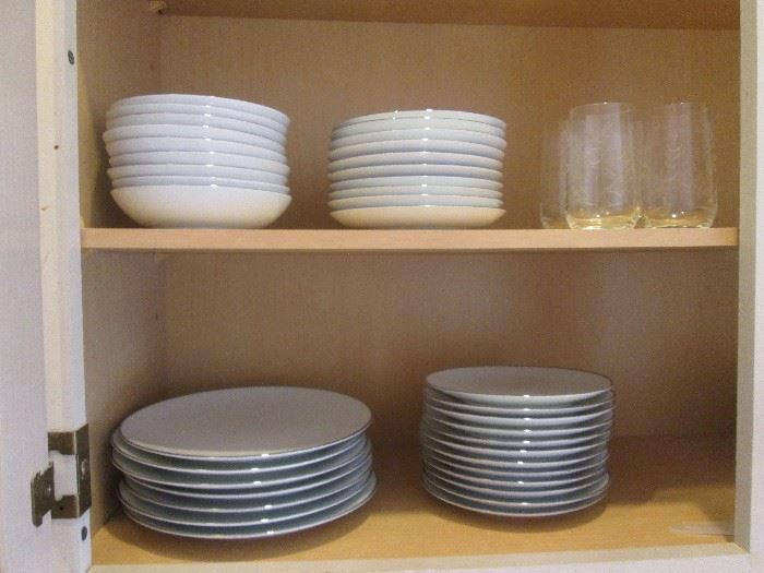 Also Patterns for fill-In pieces:  Cumberland, Whitehall, Baroness and Misty.  All Noritake, White with Platinum Trim