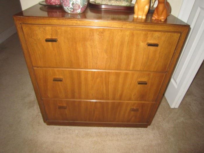 Drexel mid century 3 drawer chest
