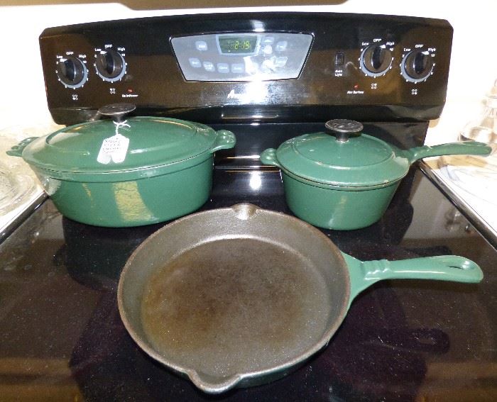 Enameled cast iron cookware set by Range Kleen