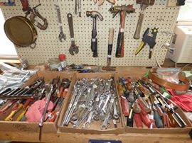 MANY hand tools !!!