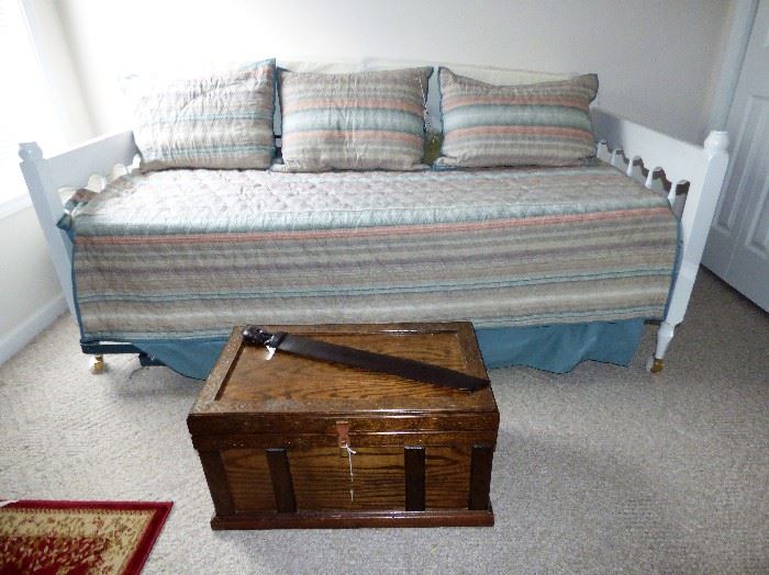 Day/trundle bed with one mattress & coverlet/pillows
