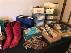 Several shoes to chose from.