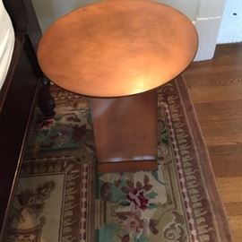 wonderful 20" diameter x 20" high solid copper table