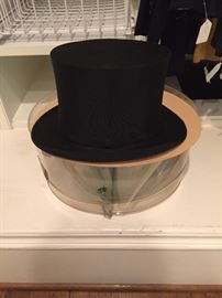 closer view of the hat