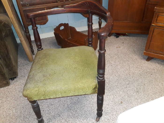 four corner chair