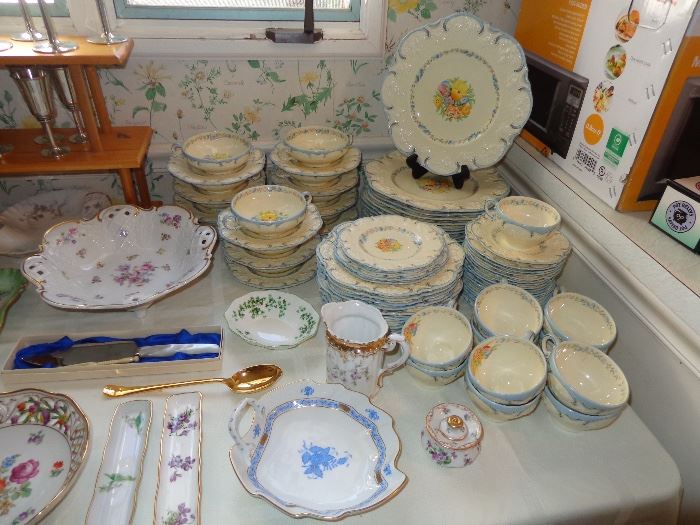 Crown Ducal china set, pattern "A2913".