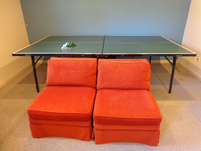 Prince Set ping-pong table (net and paddles included).