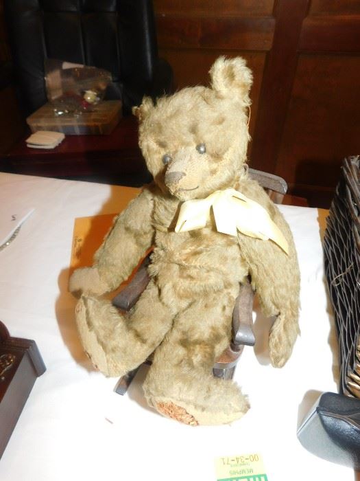 Early 1900's Steiff bear featured at the Antiques Roadshow taping here in Memphis in 2004.