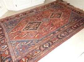 nice bigger rug, looks silk, 5x8?