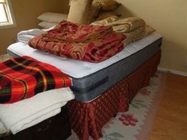 queen bed, great mattress