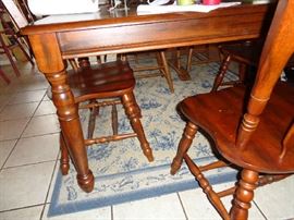 dining table w/6 chairs & leaf