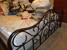 foot board of king bed