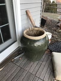 Ceramic outdoor pot