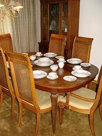 Mid Century dining set by Thomasville-pristine condition!