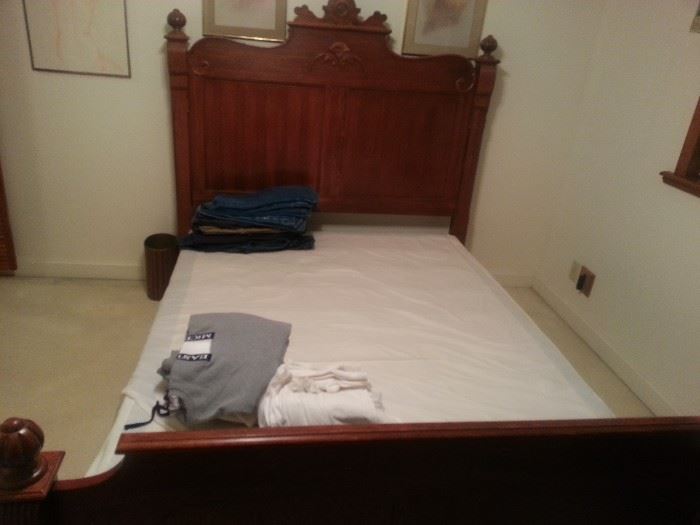 beautiful queen size bed with box spring
