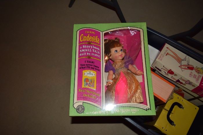 Vintage dolls - Storybook Small talk by Mattel