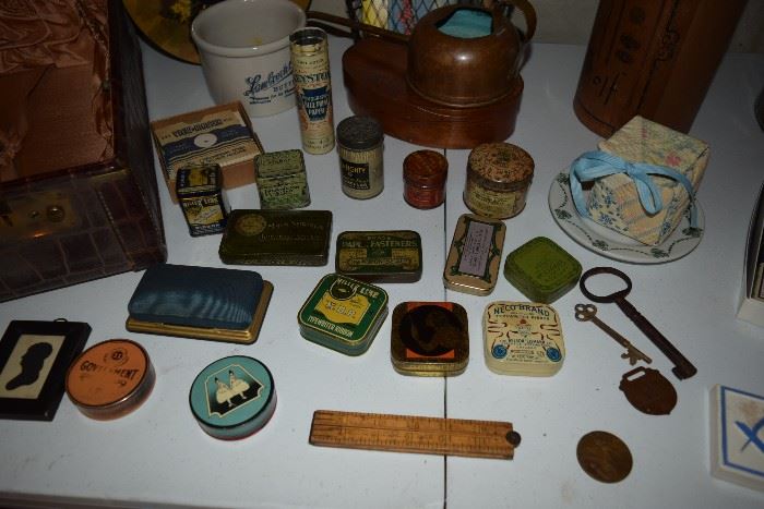 Vintage tin & collectables
