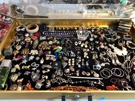 Jewelry case