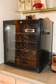 Franklin Chef Thermoelectric Counter Top Wine Cellar
